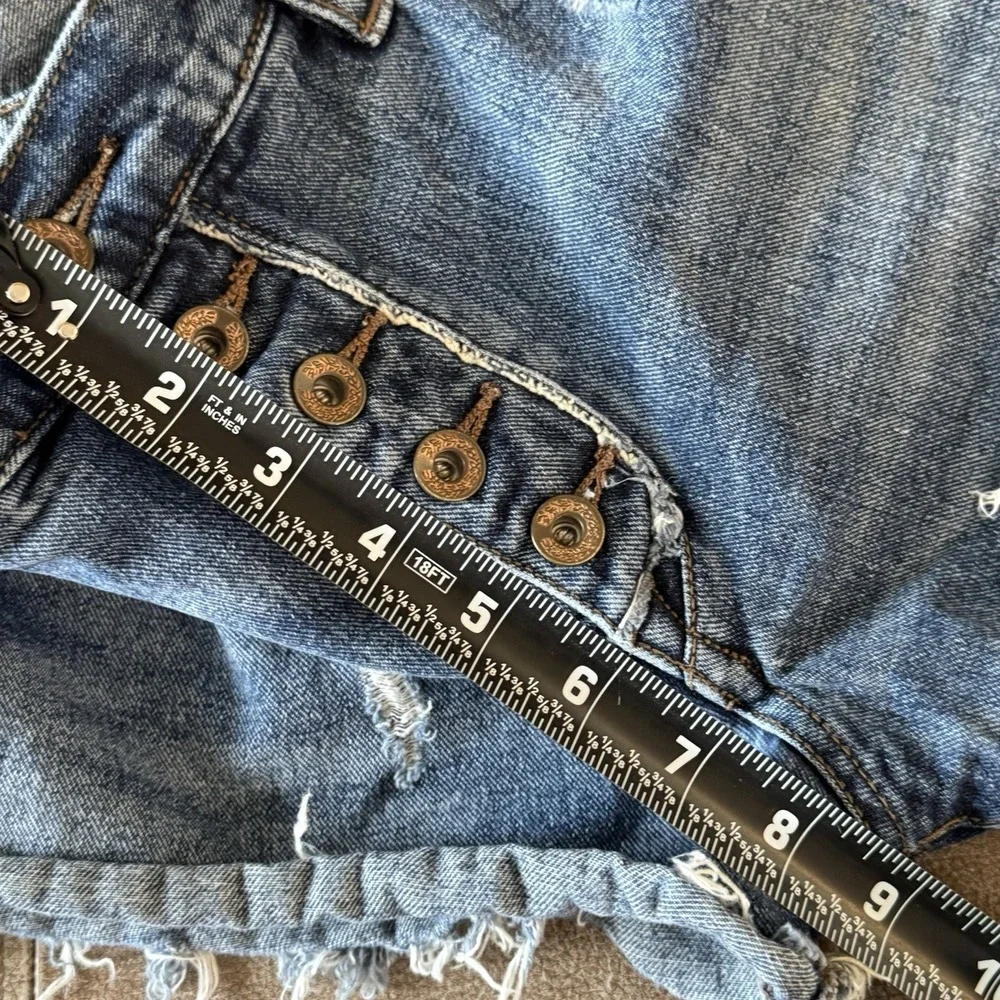 Free People Button Fly Distressed Denim Shorty Shorts Raw Hem Festival W28